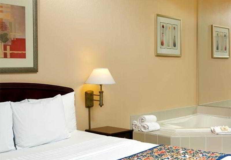 Hotel Courtyard By Marriott Atlanta Alpharetta Pokoj fotografie
